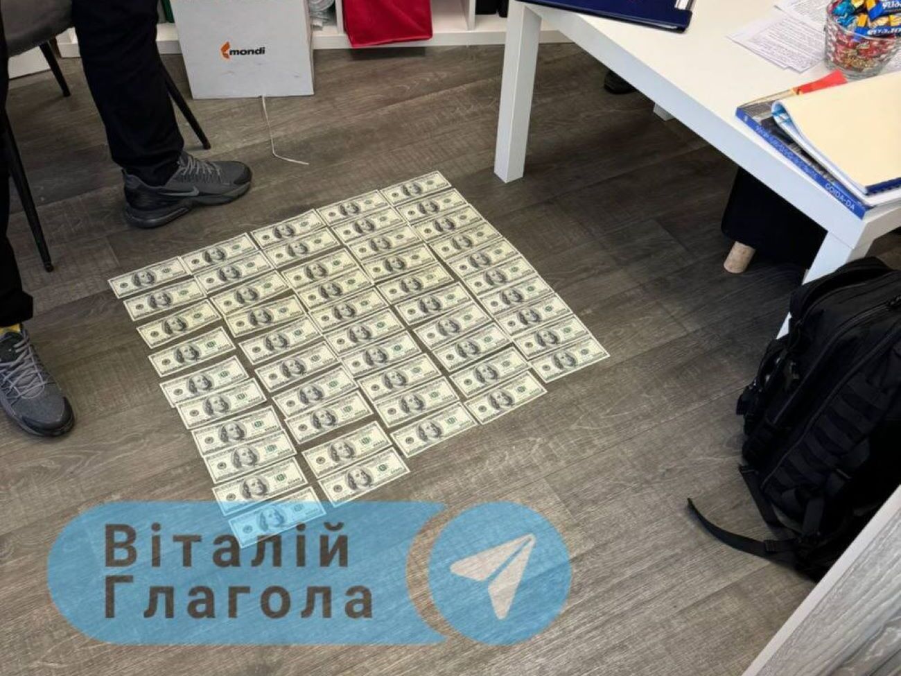 По данным Глаголы, правоохранители обнаружили в горсовете $5 тыс.