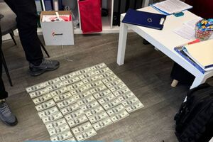 По данным Глаголы, правоохранители обнаружили в горсовете $5 тыс.