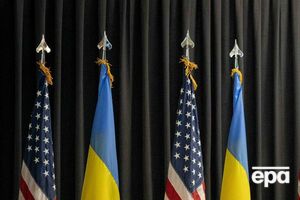 Остин ответил на призывы Украины предоставить разрешение на удары западным оружием вглубь РФ. На фото он с Зеленским на 24-м "Рамштайне"