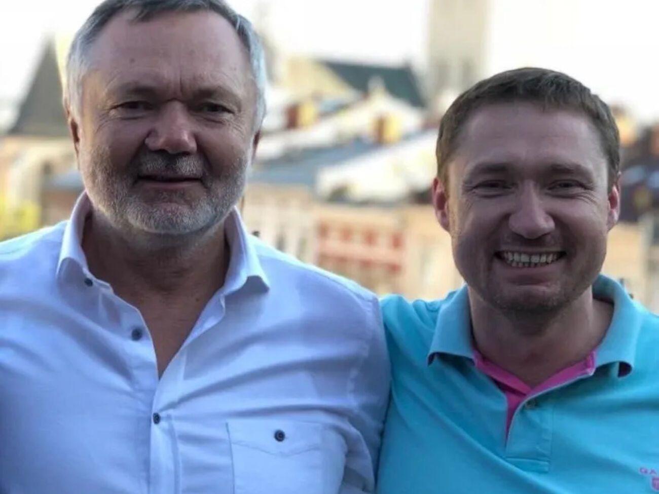 Зіновій Козицький (ліворуч) купив базу відпочинку вже з відремонтованою дорогою, стверджує його син