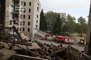 Аварийно-спасательные работы на месте попадания уже завершили