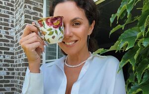 У ролику можна побачити, який вигляд має Каменських без макіяжу