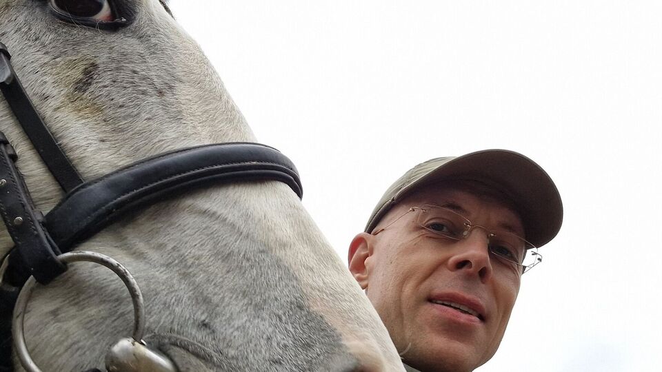 Під час інтерв'ю Асланян переважно аналізував ситуацію на фронті