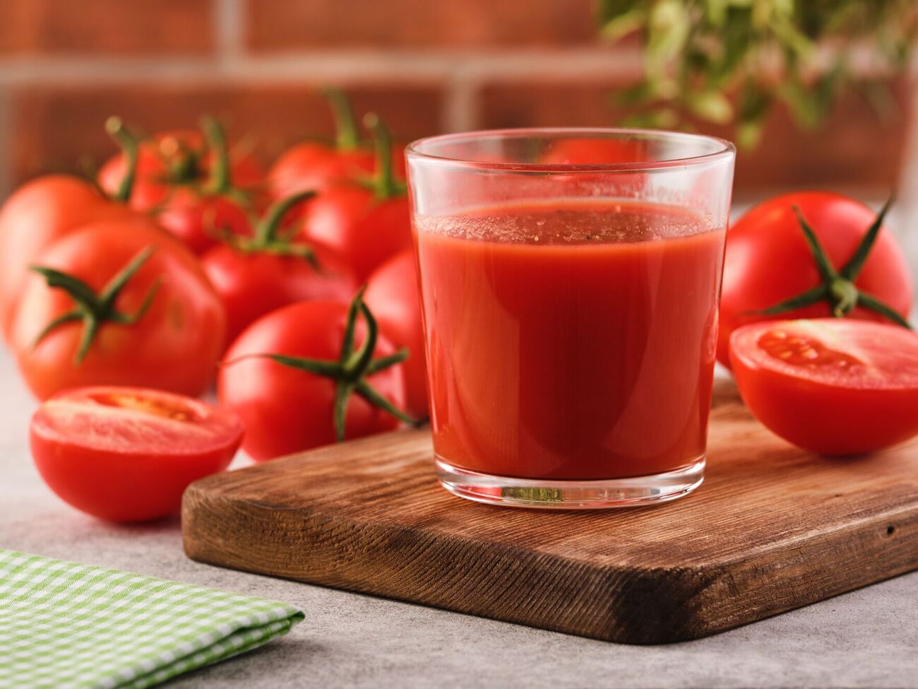 Готовий сік можна зберігати у прохолодному темному місці до 10 місяців