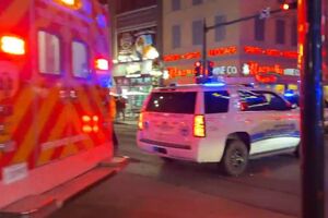 После того как водитель наехал на людей, он вышел из автомобиля и начал стрелять. Его мотивы пока неизвестны