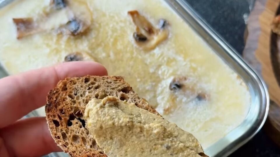 Паштет из грибов получается очень вкусным