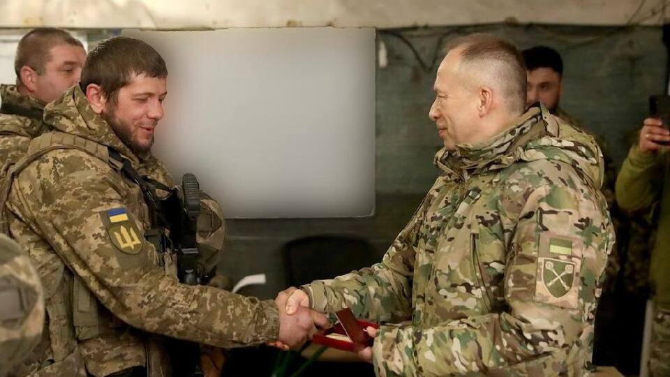 Сирський нагородив військових із курського напрямку