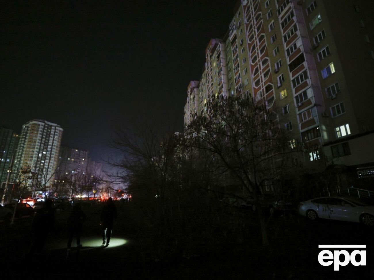 Також уламки російського дрона пошкодили шість автомобілів, заявив Ткаченко