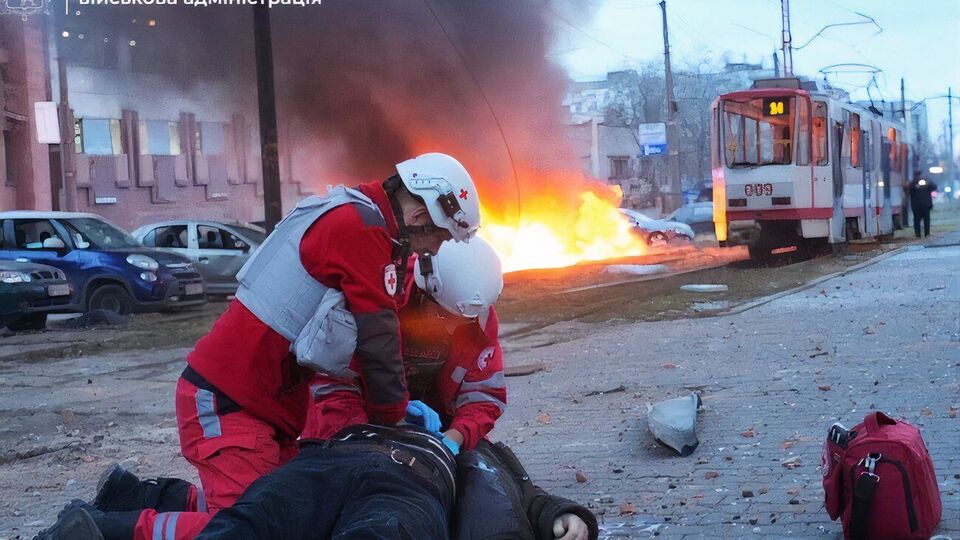 Среди пострадавших есть 13-летний ребенок. Он получил помощь и уже дома, сообщил Федоров