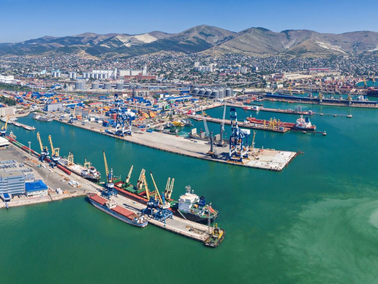 Новоросійський порт атакували дрони