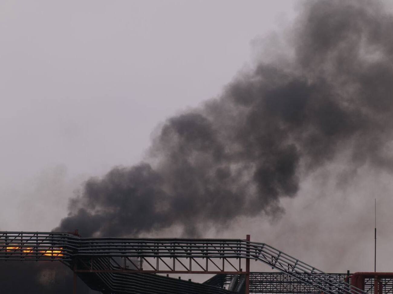 У Генштабі ЗСУ 8 січня підтвердили удар українських дронів по базі зберігання нафтопродуктів "Комбинат Кристалл" в Енгельсі