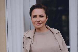Мозговая родила первого ребенка в 19 лет