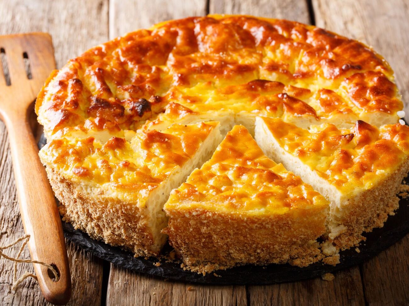 Рисовая запеканка имеет аппетитную корочку