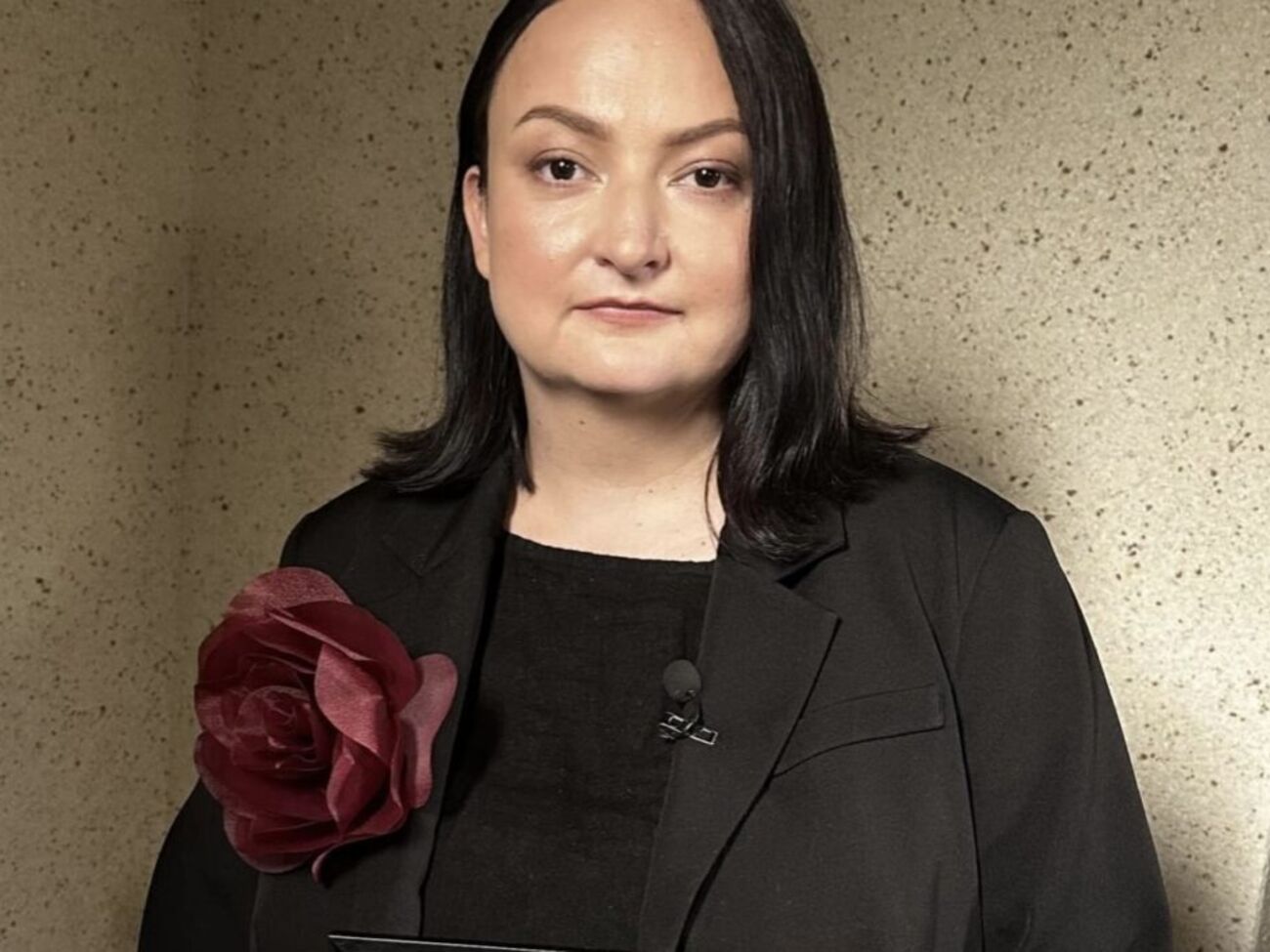 Кошти Софія Особа передасть на потреби ЗСУ