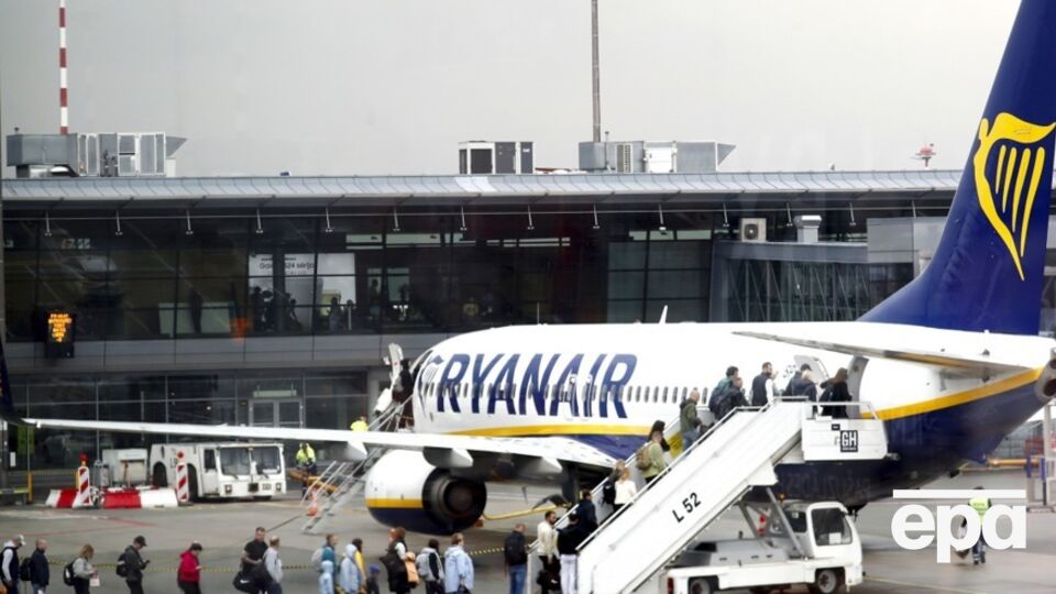 Ryanair мала проблеми з пасажиром, який уживав алкоголь