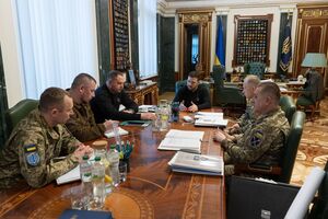 Зеленський повідомив про доповідь військових 13 січня