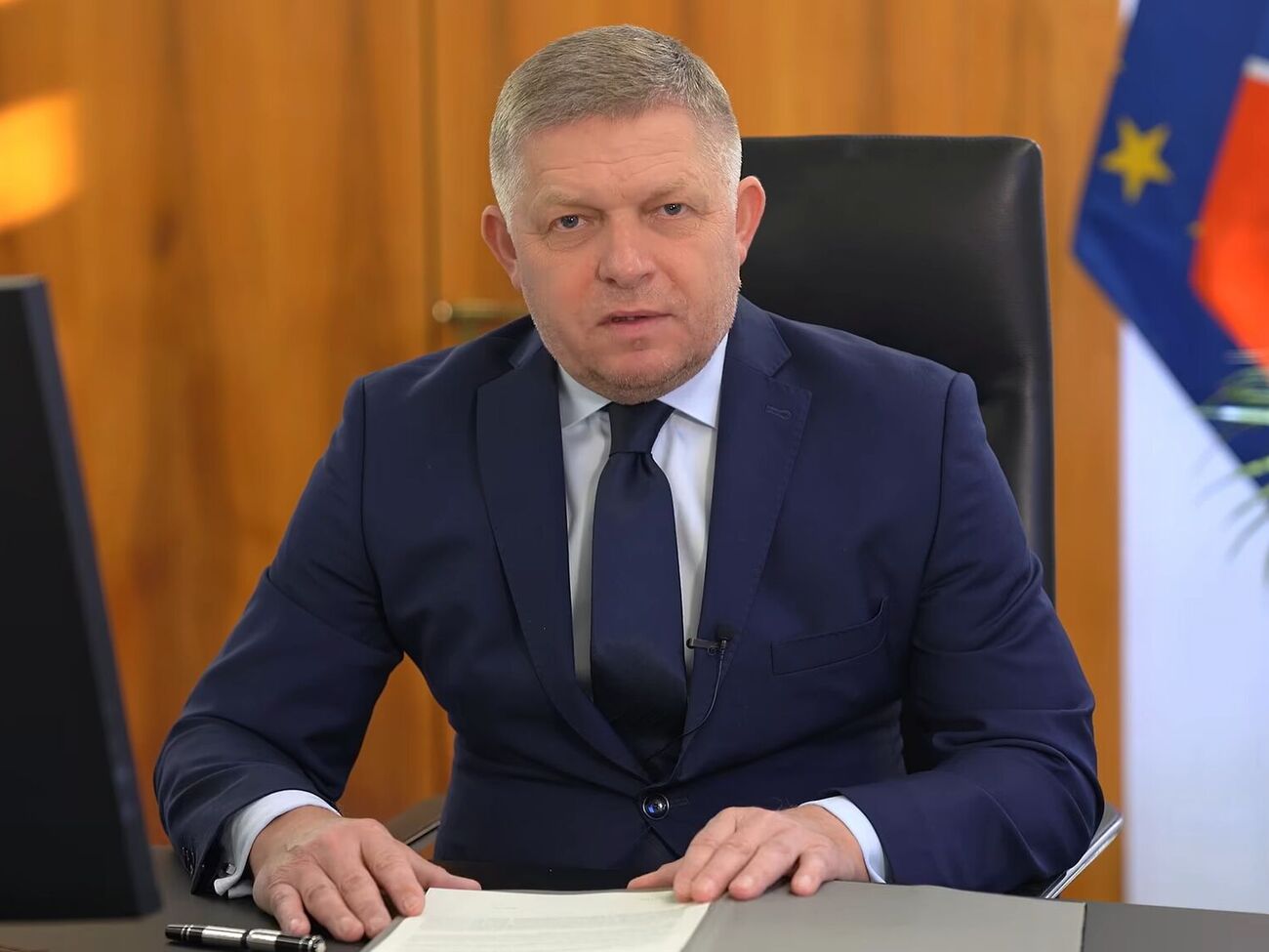 Фицо (на фото) написал Зеленскому открытое письмо