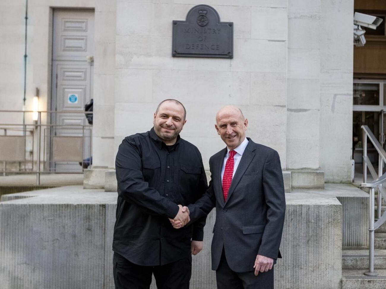 Министр обороны Украины прибыл с рабочим визитом в Великобританию