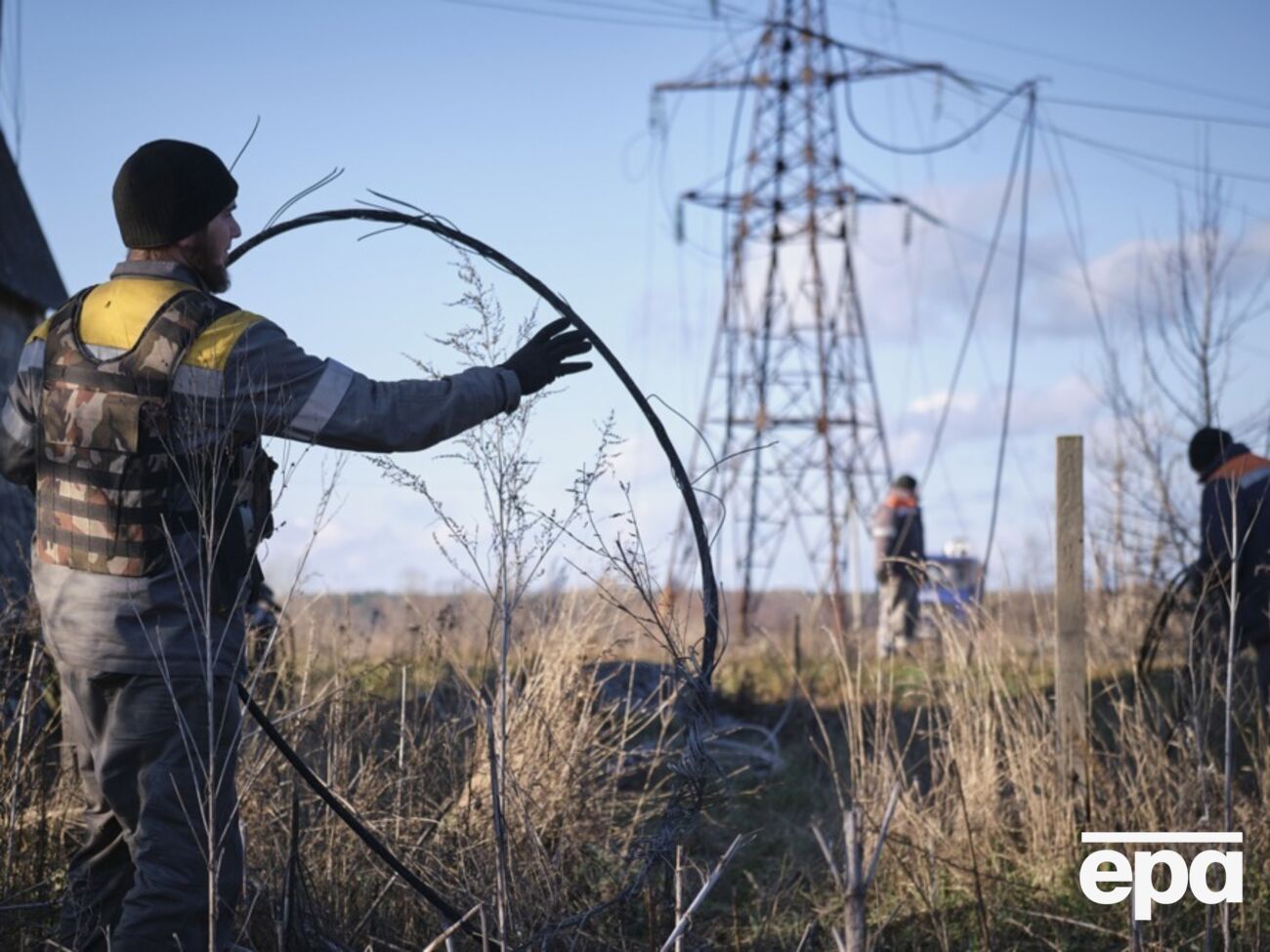 Об'єкти критичної інфраструктури й життєзабезпечення перейшли на резервне живлення, інформували в ОВА