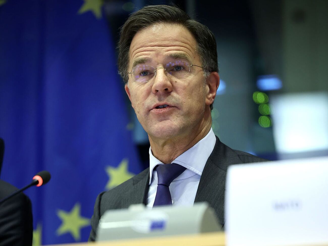 Нинішні 2% ВВП, які виділяють на оборону країни – члени ЄС, є недостатніми, вважає Рютте