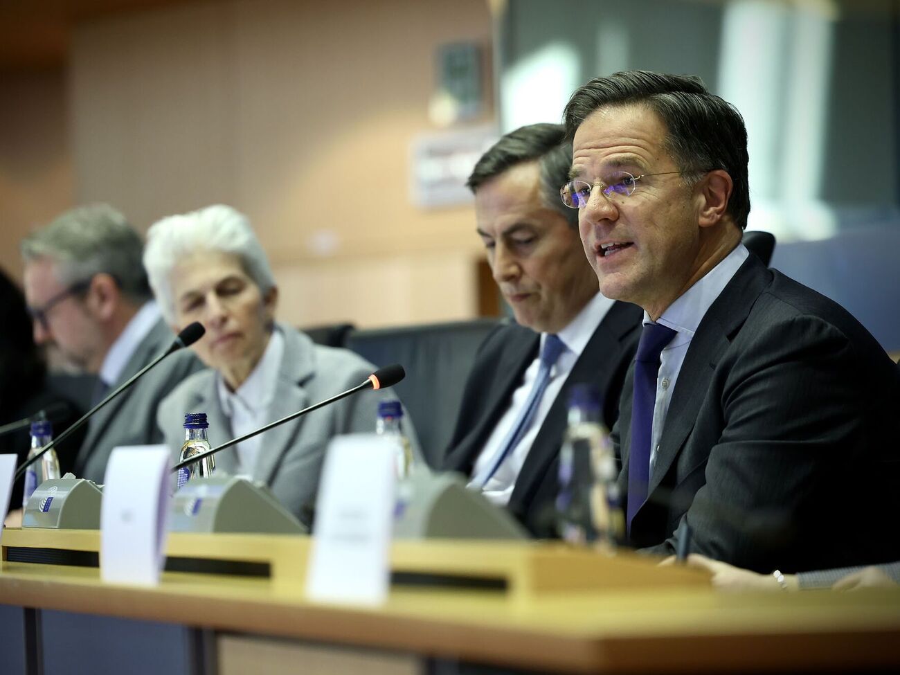 Мир може бути тривалим лише тоді, коли Україна сяде за стіл переговорів із РФ із позиції сили, зазначив Рютте