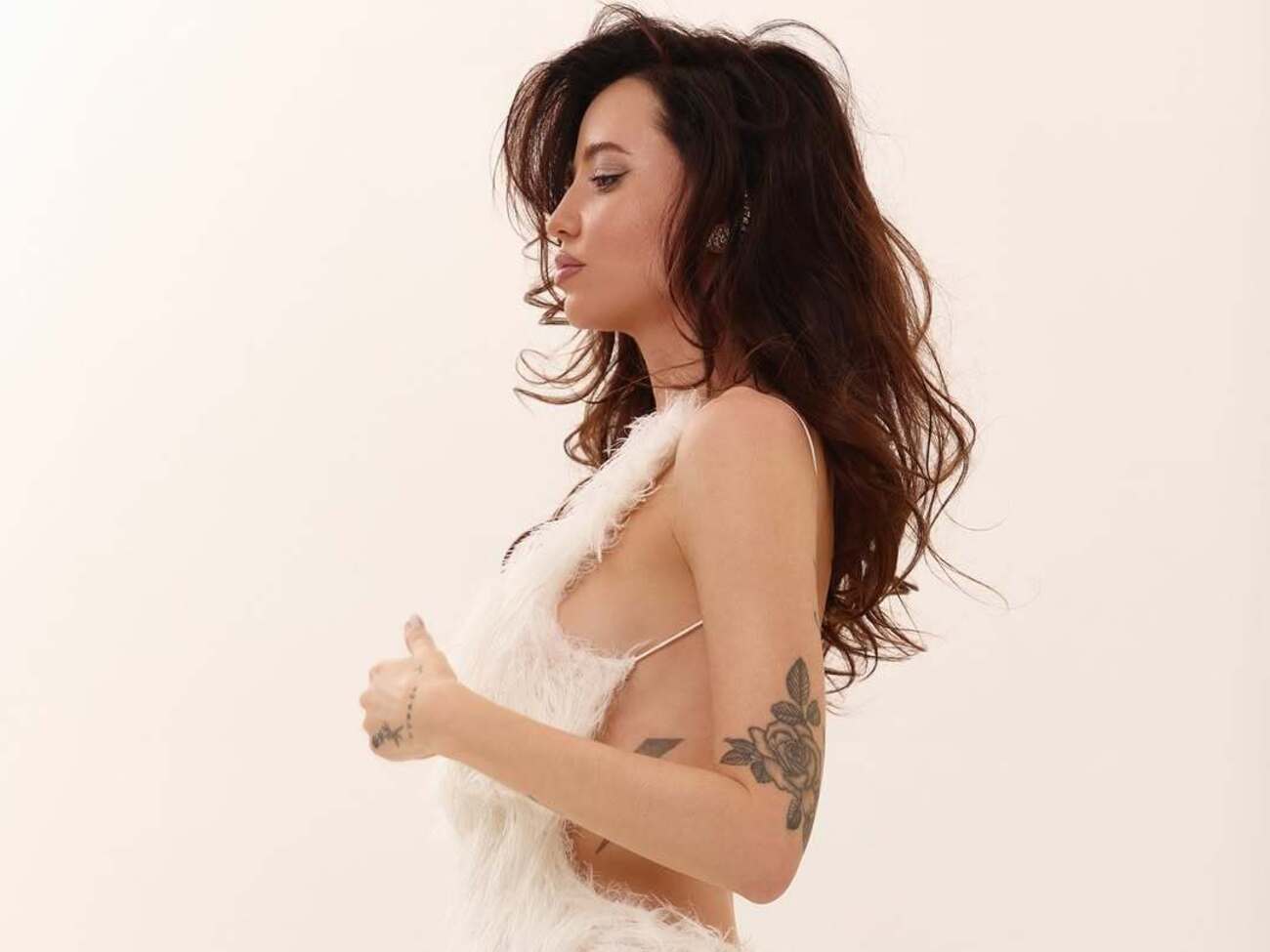 Дорофєєва засвітила манікюр і прикрасу