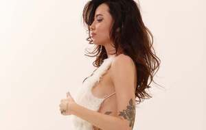 Дорофєєва засвітила манікюр і прикрасу