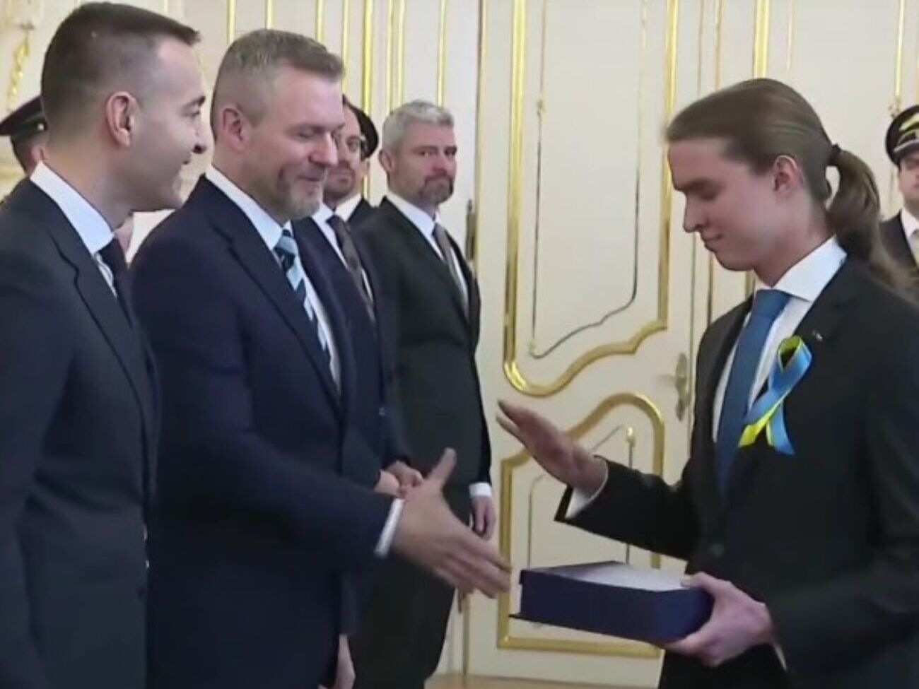 Подавать руку таким людям, как Пеллегрини, – значит ассоциировать себя с ними, считает ученик