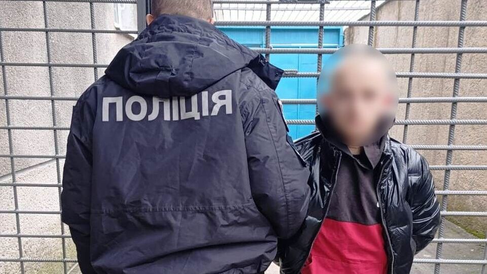 За даними розслідування, затримані чоловіки – місцеві безробітні віком 18 і 37 років – діяли порізно