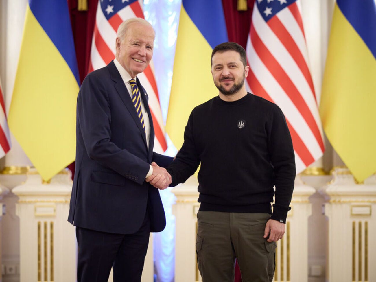 Байден розповів, що не міг прибути в Україну літаком, адже у США переймалися, що його можуть збити