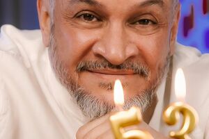 14 січня Хіменесу-Браво виповнилося 53 роки