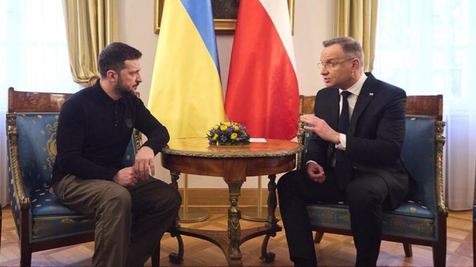 Зеленский сообщил, что говорил с Дудой об обороне, политике и санкциях