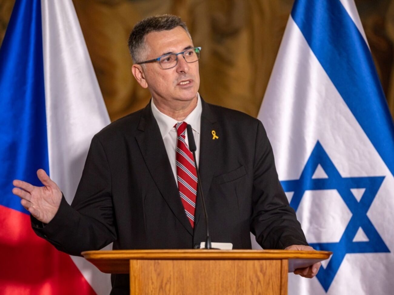 Саар терміново повертається до Ізраїлю, щоб проголосувати за угоду про припинення вогню в секторі Гази