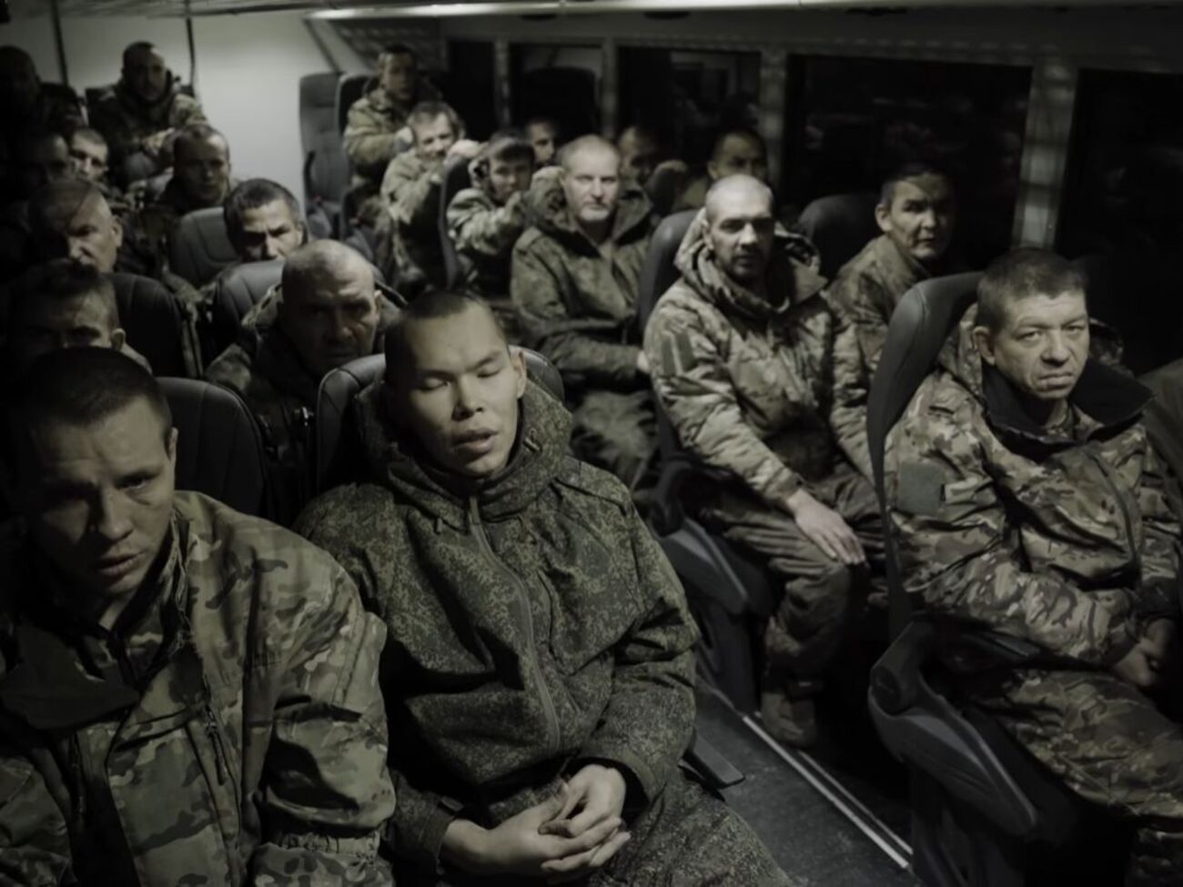 Пленные на видео попросили обменять их на азовцев