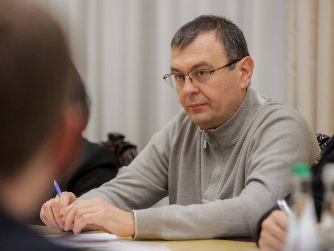 Гетманцев рассказал, как хотят облагать налогом посылки украинцев