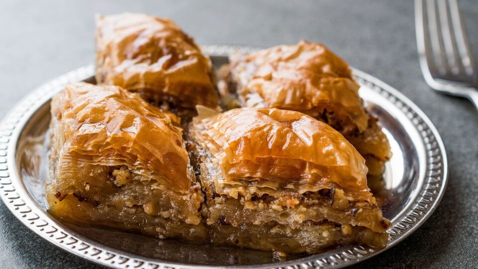 Пахлаву выпекают 20 минут