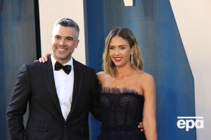 Альба и Уоррен поженились весной 2008 года