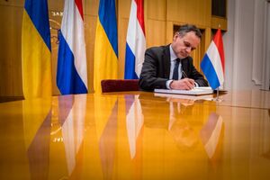 Глава МЗС Нідерландів запевнив у подальшій непохитній підтримці України