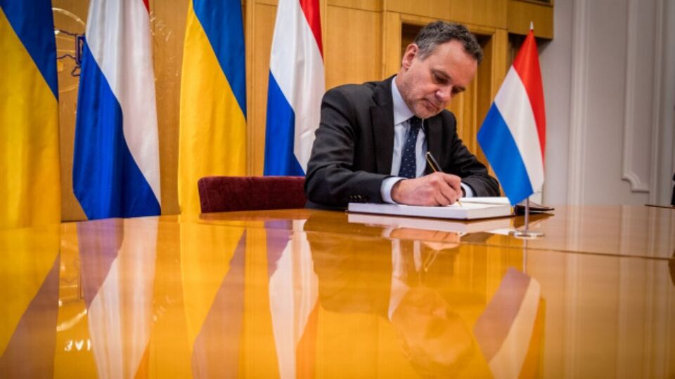 Глава МЗС Нідерландів запевнив у подальшій непохитній підтримці України