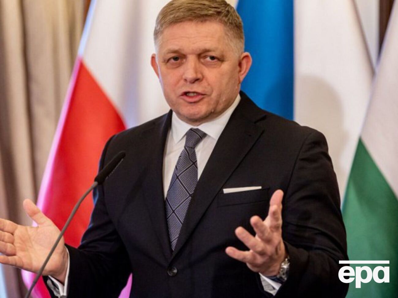 Гашпар недоволен тем, как президент Зеленский предложил Фицо приехать в Украину "одним предложением"