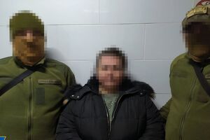 За матеріалами справи, жінка "зливала" російським окупантам час, напрямки й особливості вантажу військових ешелонів ЗСУ