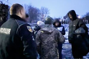 Обшуки проводять на території 19 регіонів України, повідомили правоохоронці