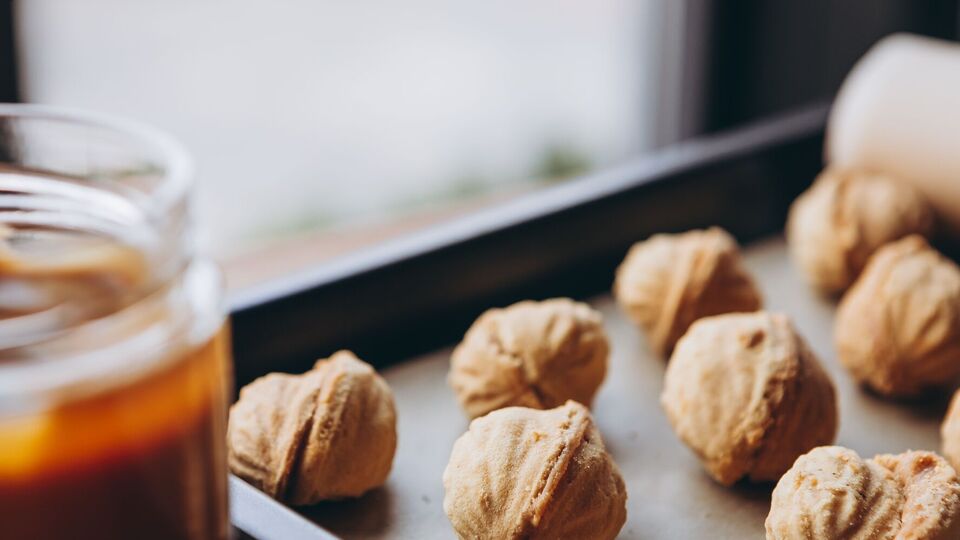 Песочные орешки по этому рецепту получаются невероятно вкусные