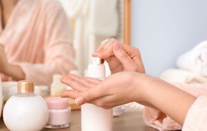 Як доглядати за шкірою в зимовий період: поради й рекомендації