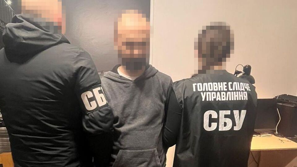 Затриманого підозрюють у переказуванні грошей на армію окупантів
