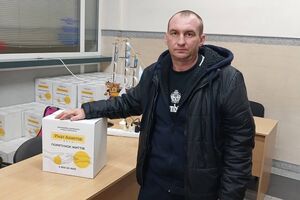 Фонд Рината Ахметова предоставляет продукты эвакуированным в Днепр людям