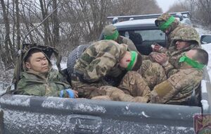 Окупанти намагалися прорватися на бронетехніці, проте український десантник підбив ворожу МТ-ЛБ із гранатомета
