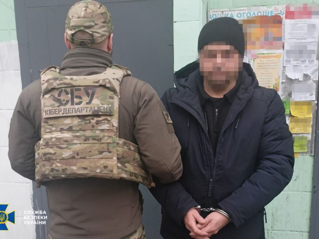 Инженер киевского метрополитена вместе с матерью и братом, а также харьковчанин-дезертир и водитель международных перевозок работали на РФ, наводя удары оккупантов