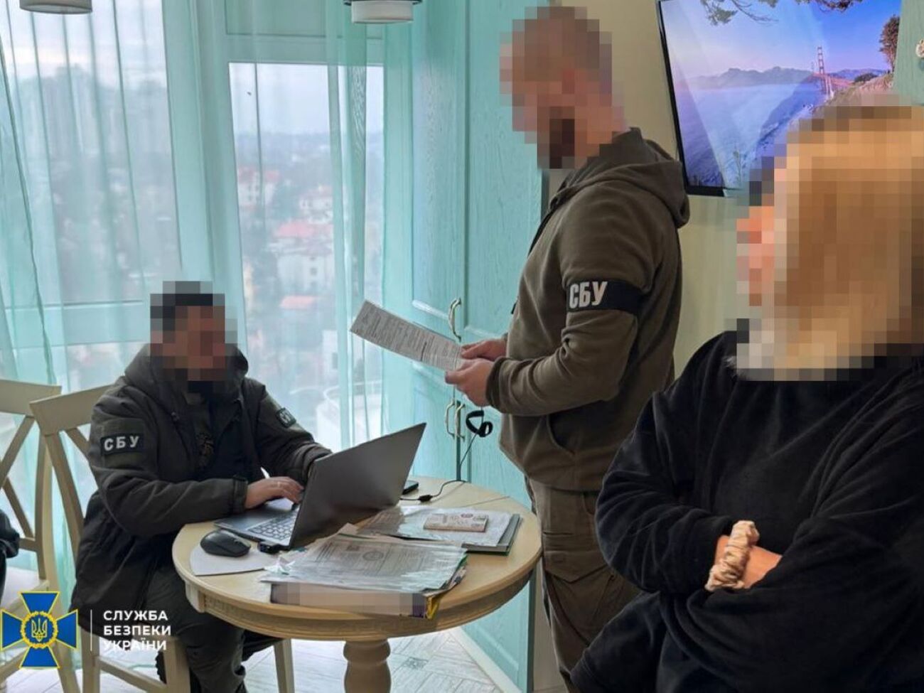 За даними спецслужби, товар, імовірно, доправляли на Близький Схід, а звідти реекспортували в РФ