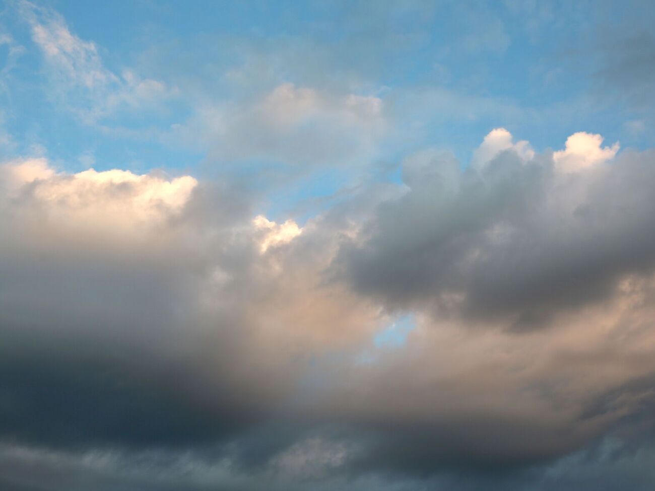 На востоке и юго-востоке страны возможен мокрый снег, на остальной территории – без осадков